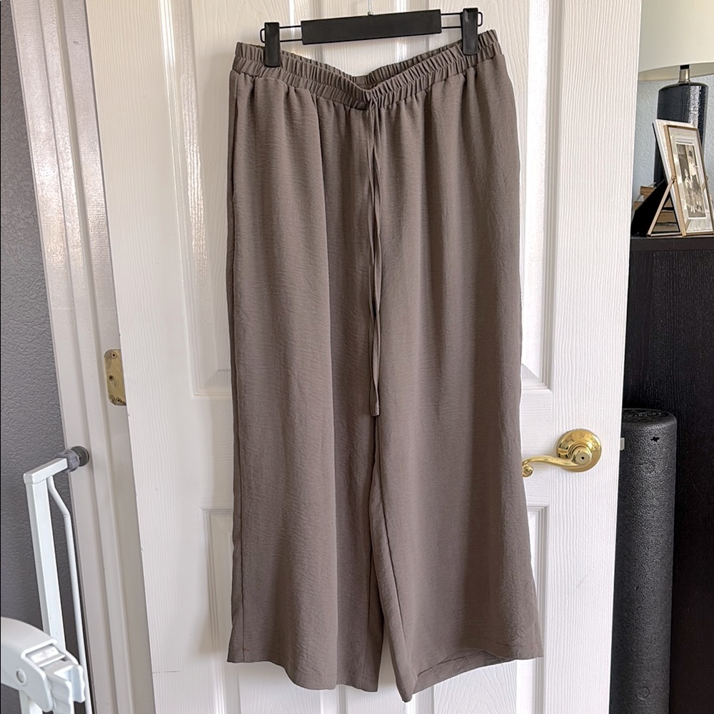 Women’s Casual Mocha Wide Leg Crop Pants